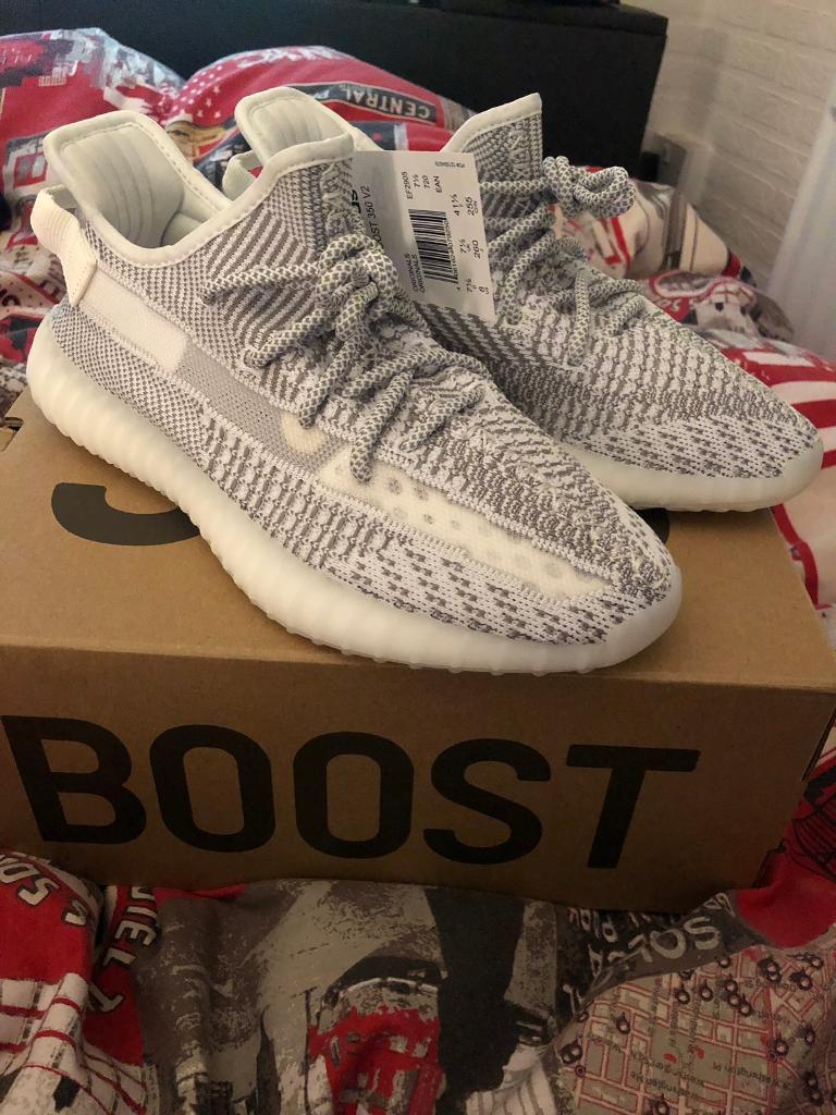 yeezy 350 v2 static Others Carousell Malaysia